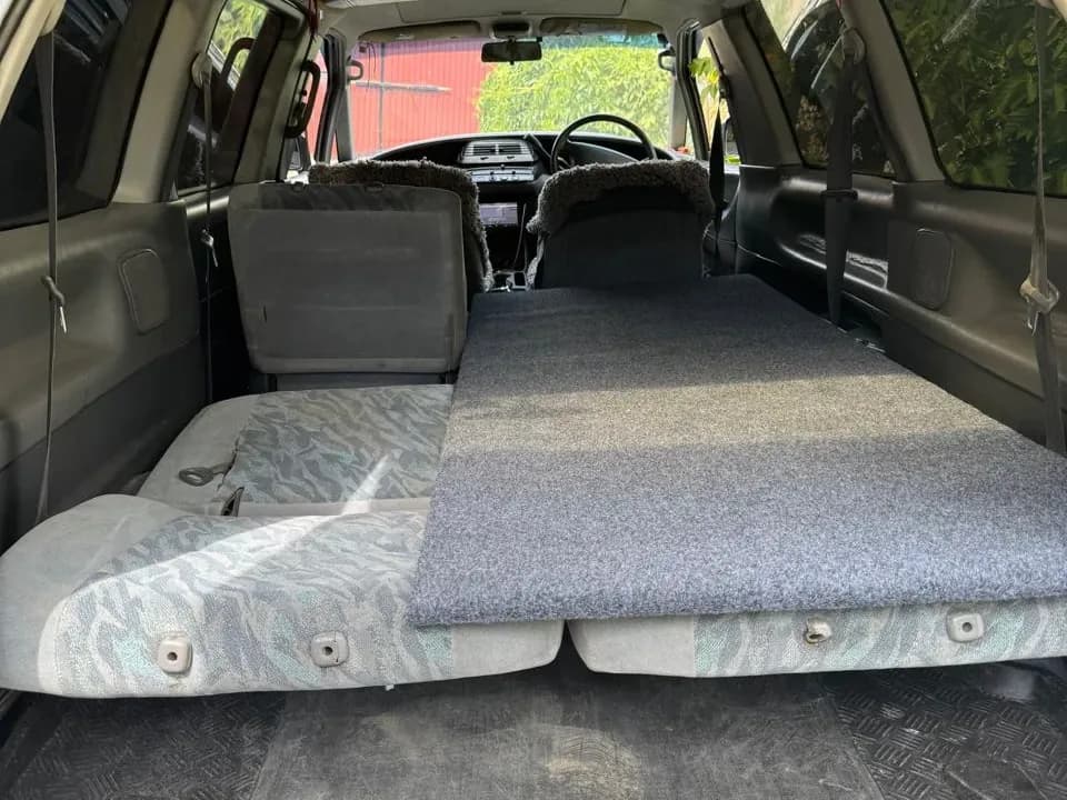 Минивэн Toyota Estima, Минивэн: салон